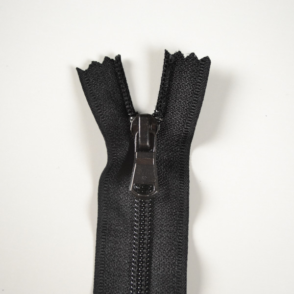 Zip Sarah spirálový nedělitelný 5 mm - černá 13 cm