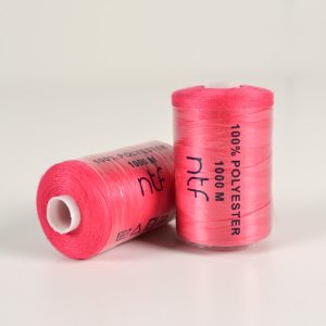 Polyesterová nit NTF 1000 barva magenta