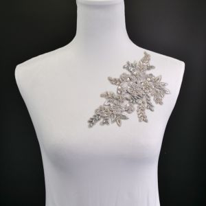 Aplikace na šaty kytice stříbrná - levá strana